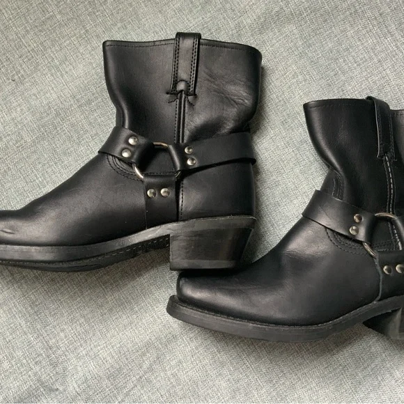 Frye 8r Harness boot in black. Size 9.5 Women’s Boot size - Picture 8 of 12